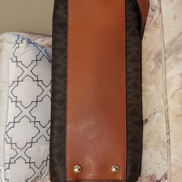 Michael Kors Handbag Set - Picture 8 of 15